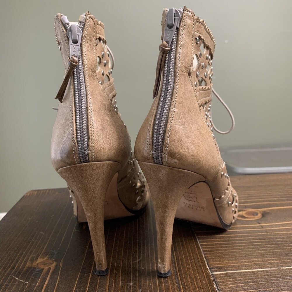 Stuart Weitzman Dove Leather Silver Studded Lace Up Open Toe Booties 7.5M - Picture 5 of 12